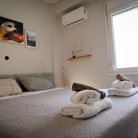 Bluexenia 1 Bedroom Retro Luxury เอเธนส์ ภายนอก รูปภาพ