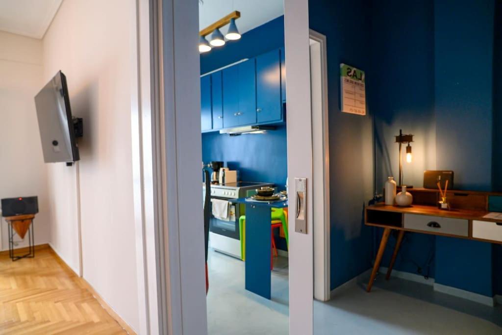 Bluexenia 1 Bedroom Retro Luxury เอเธนส์ ภายนอก รูปภาพ