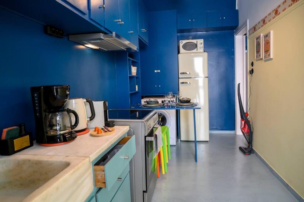 Bluexenia 1 Bedroom Retro Luxury เอเธนส์ ภายนอก รูปภาพ