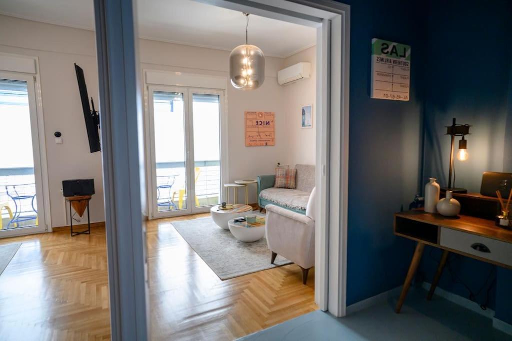 Bluexenia 1 Bedroom Retro Luxury เอเธนส์ ภายนอก รูปภาพ